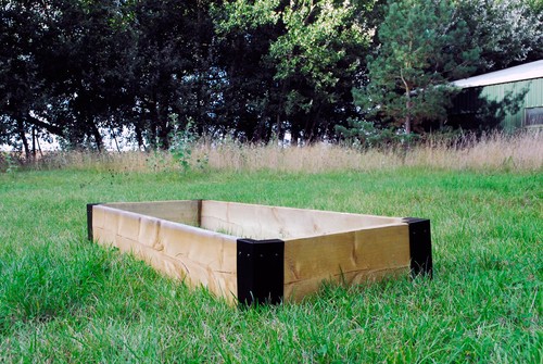 Large corner brackets raised - brackets,